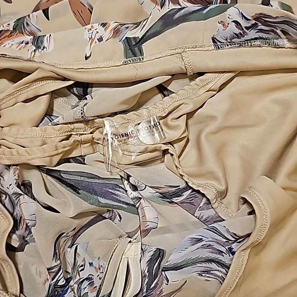 Pretty Little Thing Plus Dusty Pink Floral Wide Leg‎ Trousers Size 14, NWT - Picture 6 of 10